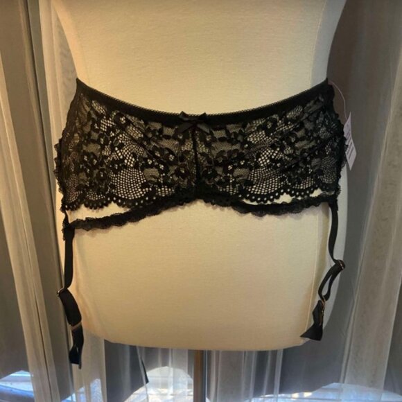 Savage X Fenty NWT 3X Black Lace Garter - Picture 1 of 5